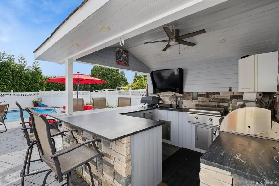 33 Sherwood Drive, Bethpage, NY 11714 - #3