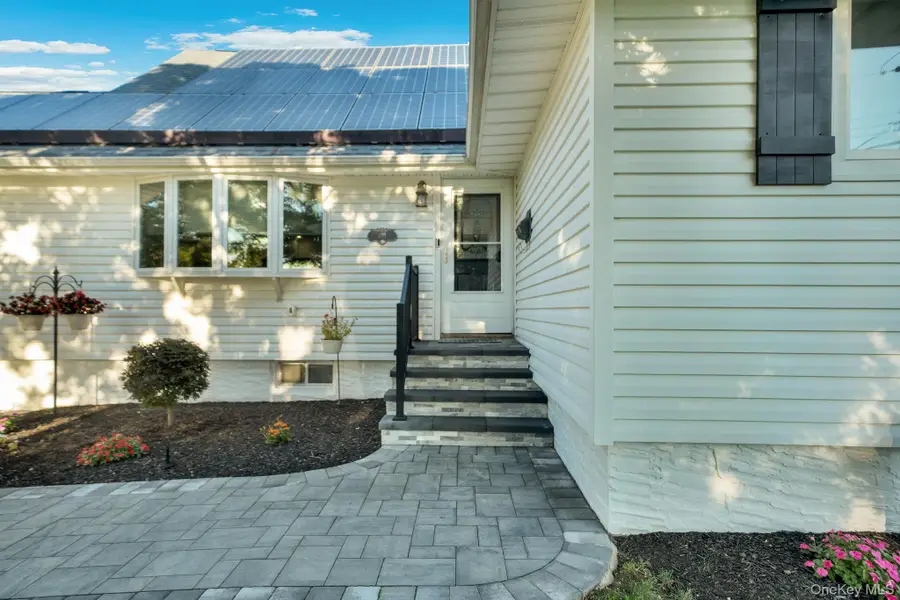 103 Queens Avenue, West Babylon, NY 11704 - #3