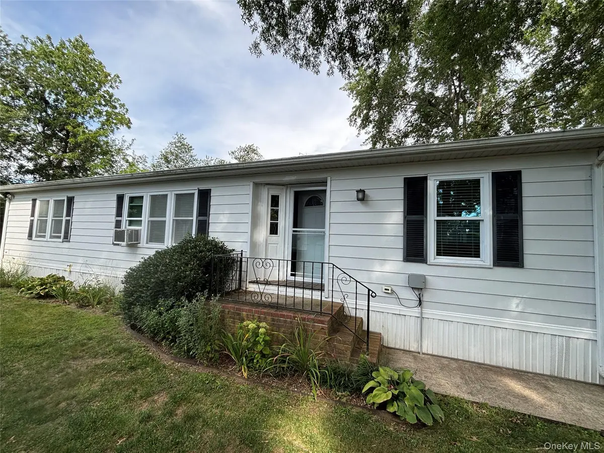 103 West Lane #12B Witt Lane, Aquebogue, NY 11901 - #1