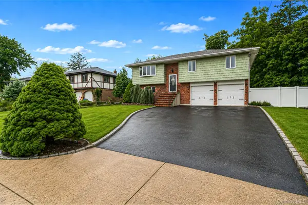 6 North Avenue, Smithtown, NY 11787