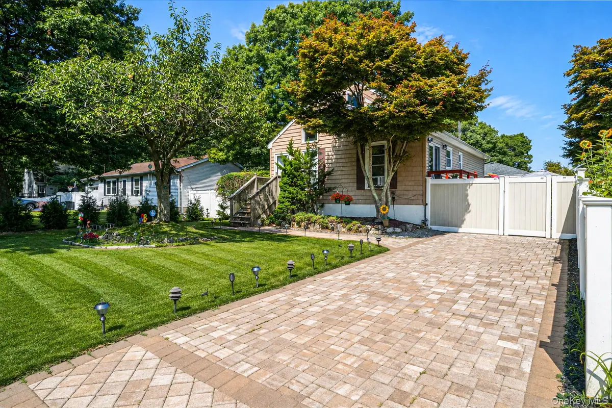 7 Wellwood Drive, Shirley, NY 11967 - #1