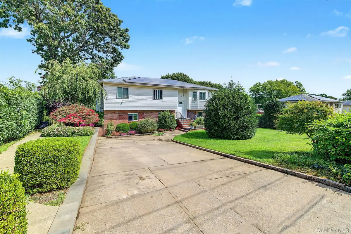45 Massachusetts Avenue, Bay Shore, NY 11706 - #1