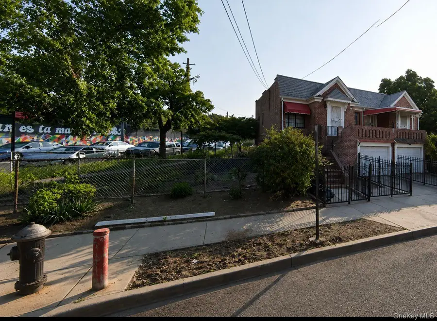 4805 Poyer Street, Elmhurst, NY 11373 - #3