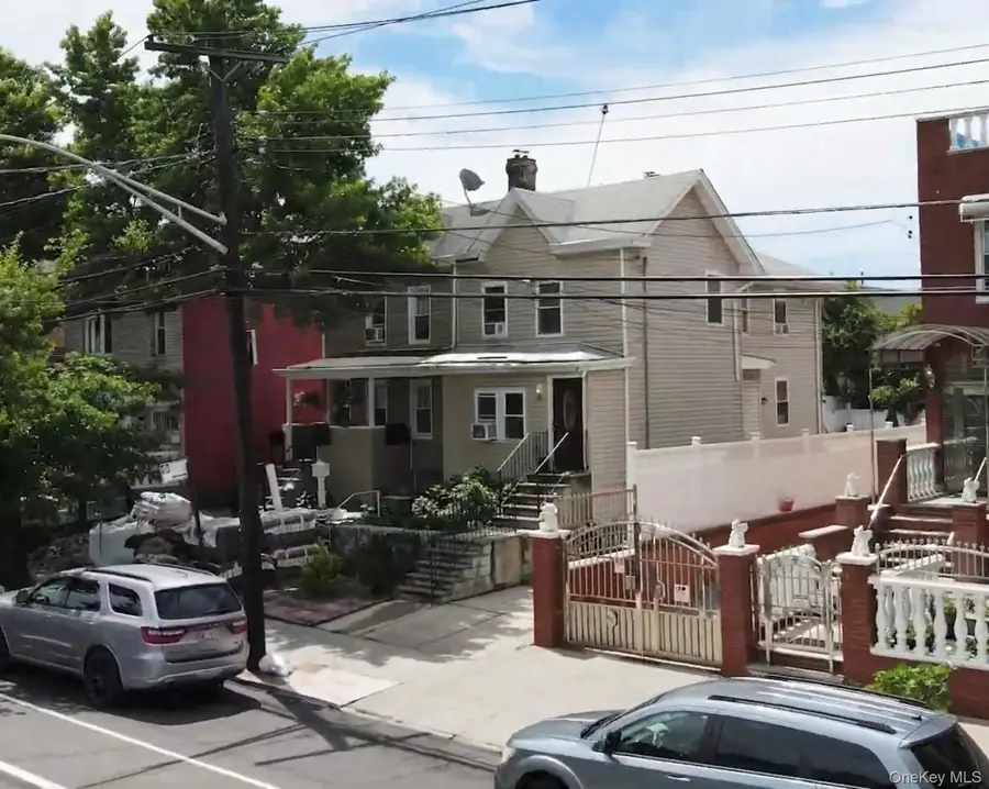 752 E 222nd Street, Bronx, NY 10467 - #2