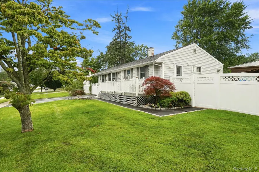 5 Talbot Lane, Selden, NY 11784 - #3