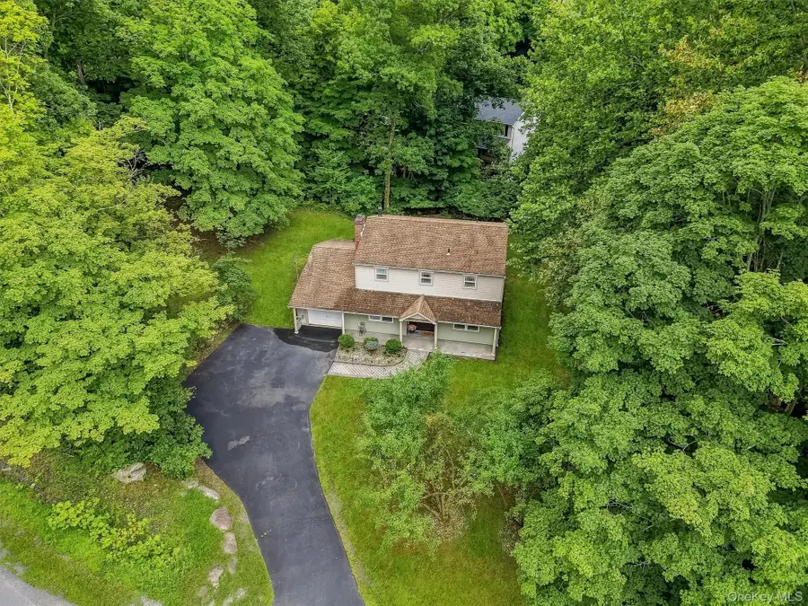 2 Lilac Hill Road, New Windsor, NY 12553 - #3