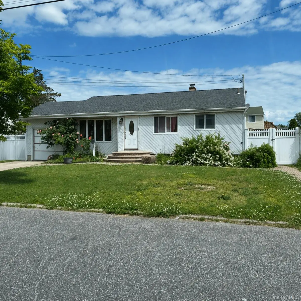 11 Franklin Street, Brentwood, NY 11717 - #1