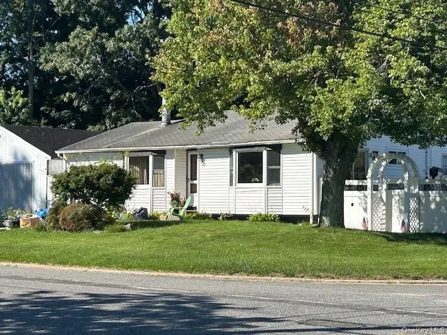 8 Durst Drive, Selden, NY 11784 - #1
