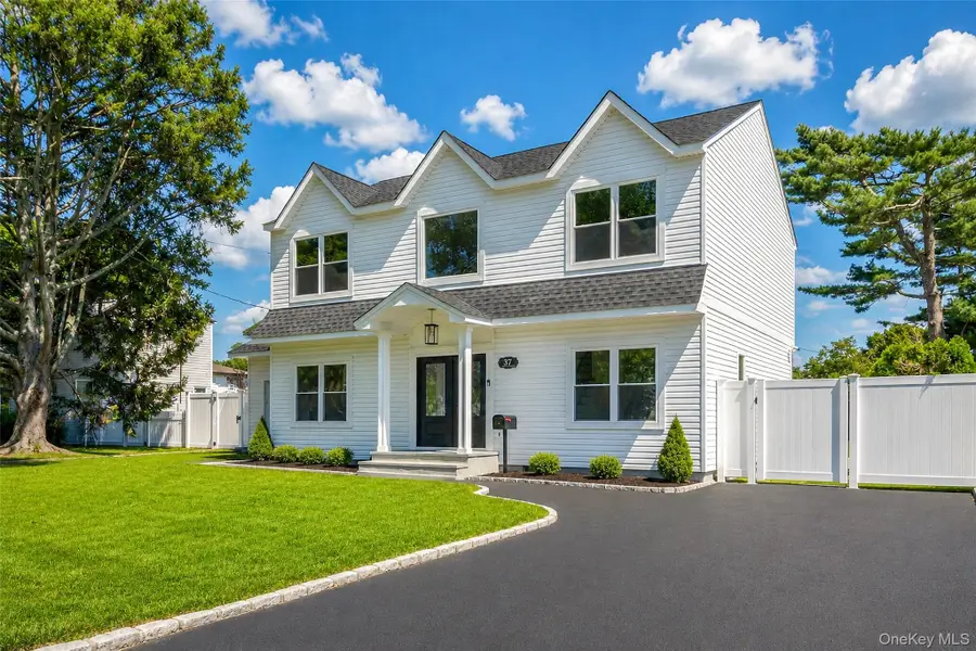37 Gladstone Avenue, West Islip, NY 11795 - #3