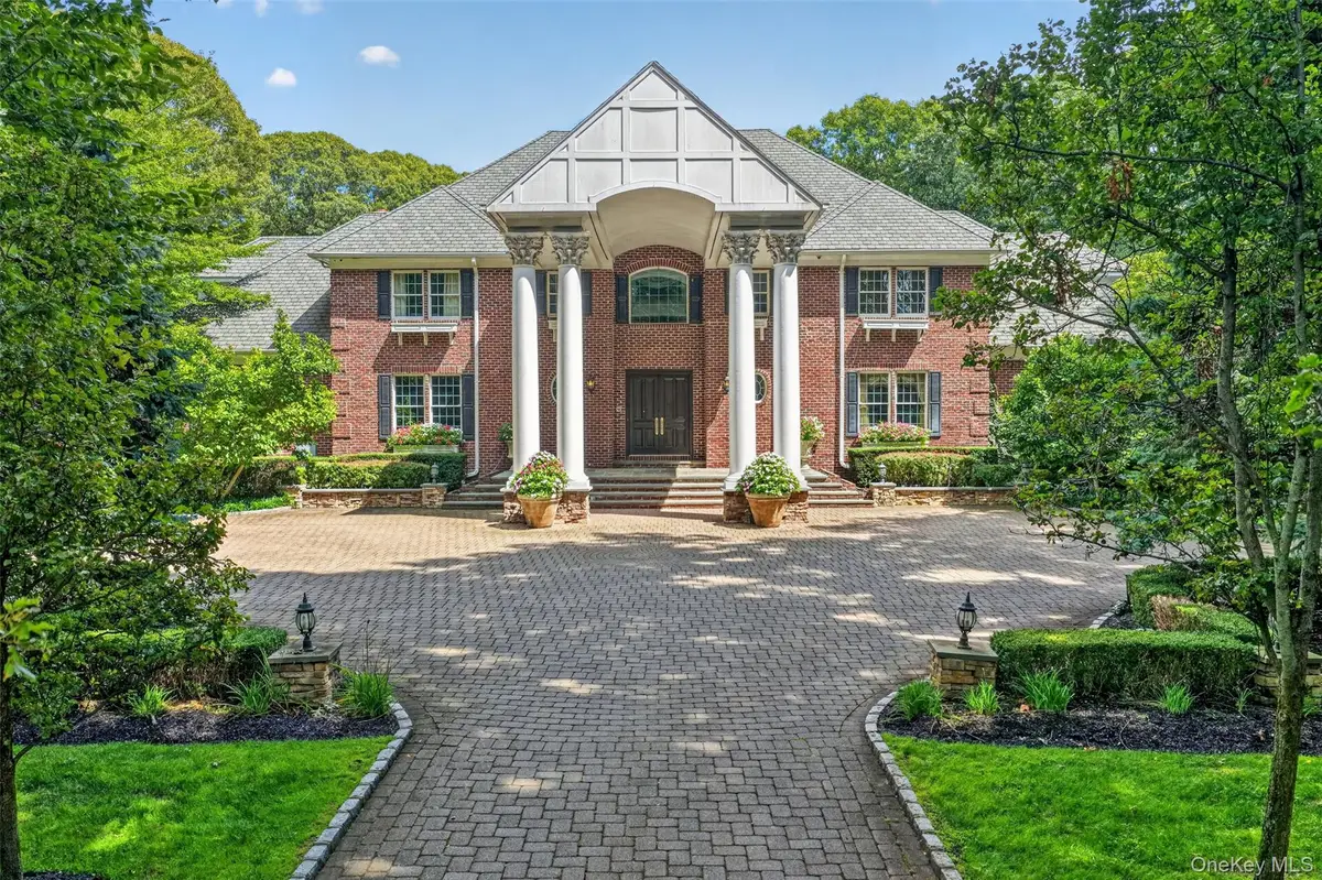 11 Danton Lane N, Locust Valley, NY 11560 - #1