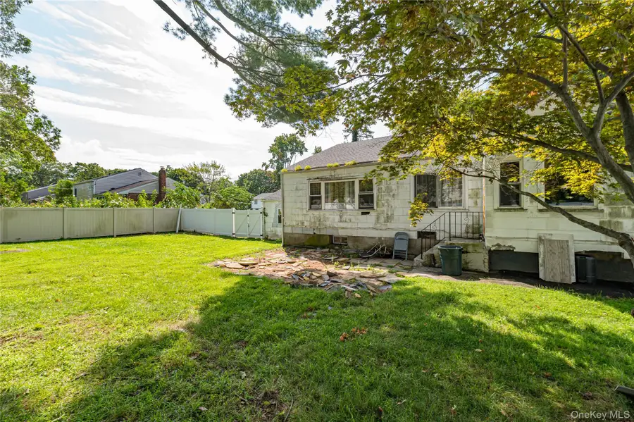 19 South Lane, Huntington, NY 11743 - #3