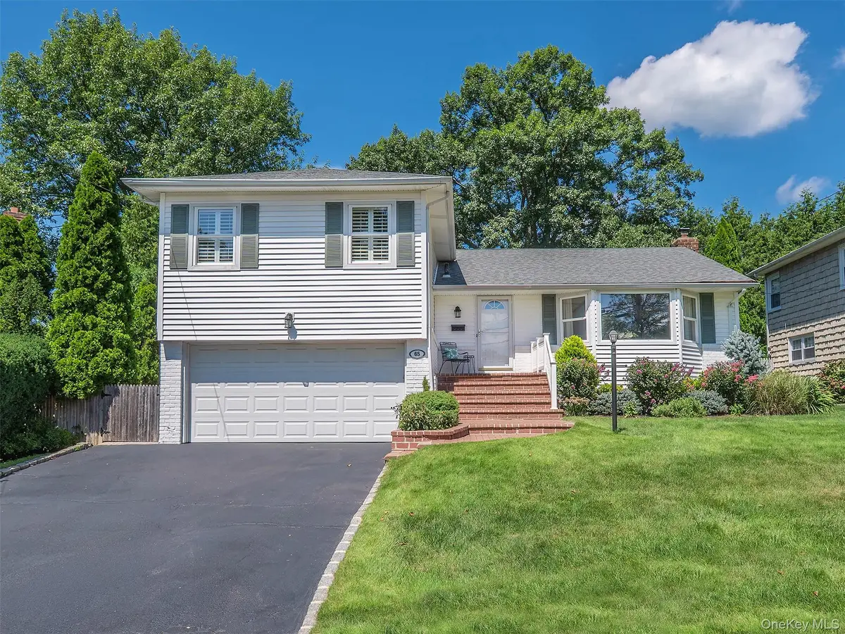 65 Essex Court, Port Washington, NY 11050 - #1