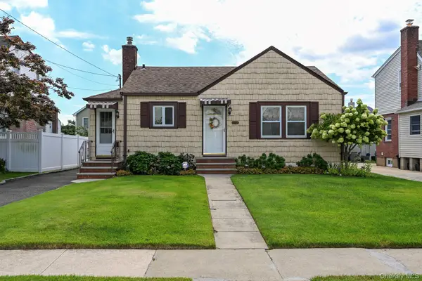 1073 Hancock Avenue, Franklin Square, NY 11010