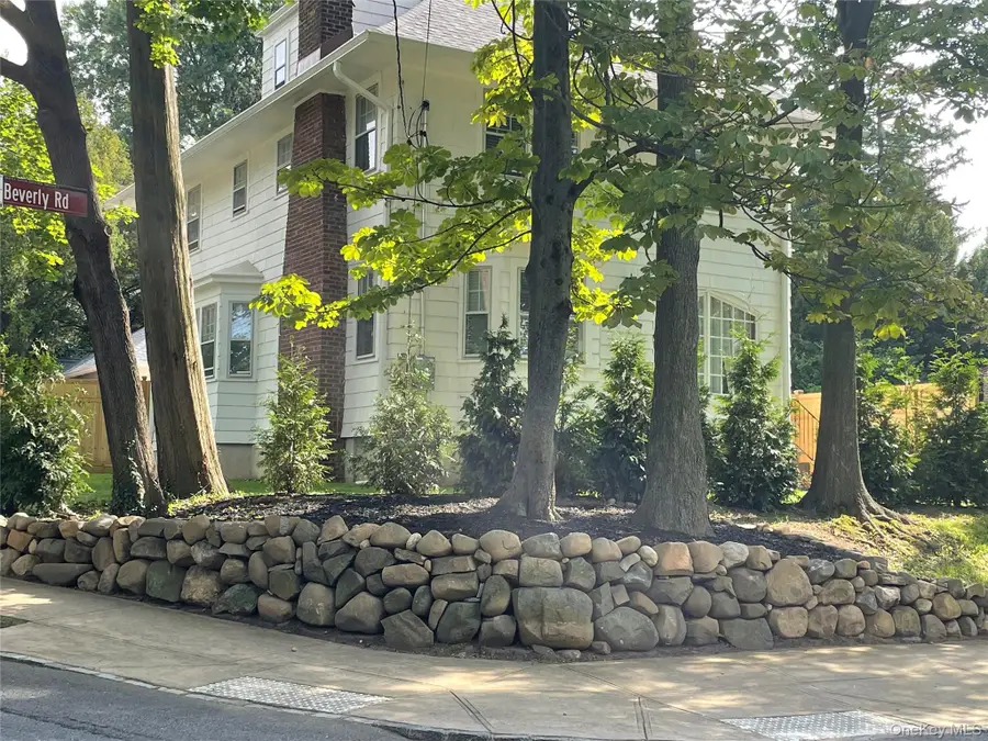 252 Beverly Road, Little Neck, NY 11363 - #2
