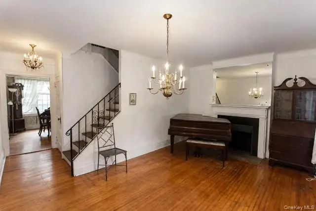 52 Slocum Crescent, Forest Hills, NY 11375 - #2