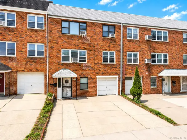 61-40 219th Street, Bayside, NY 11364