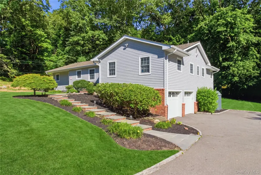 30 Cove Road, Huntington, NY 11743 - #3