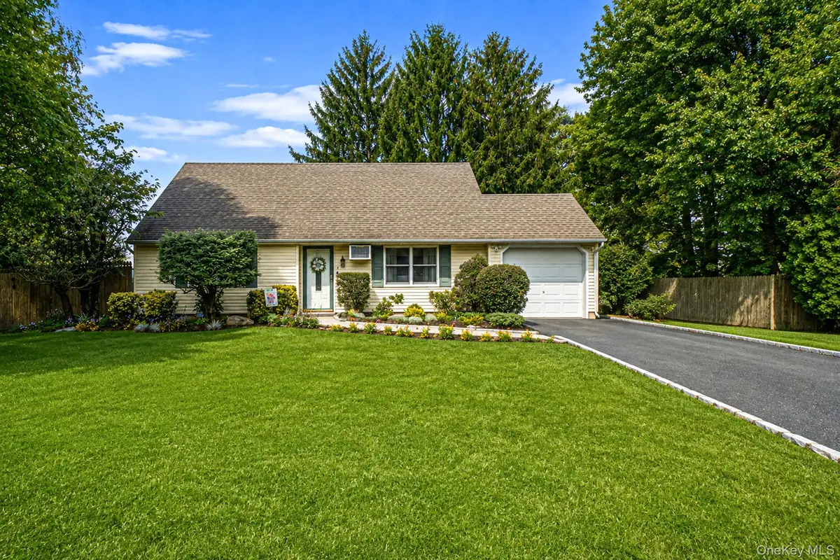 4 Highview Lane, Ridge, NY 11961 - #1