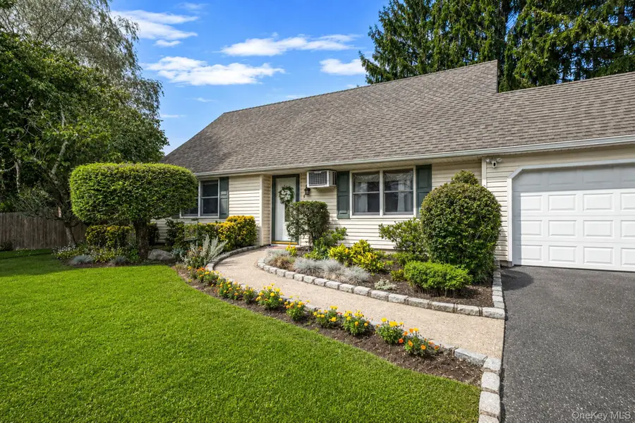 4 Highview Lane, Ridge, NY 11961 - #2