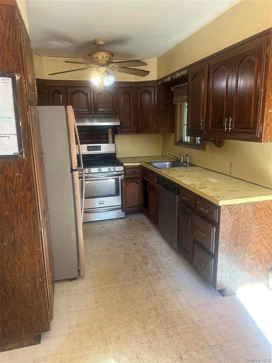 364 42nd Street, Lindenhurst, NY 11757 - #2