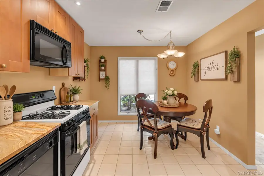 14 Kristin Lane, Hauppauge, NY 11788 - #3