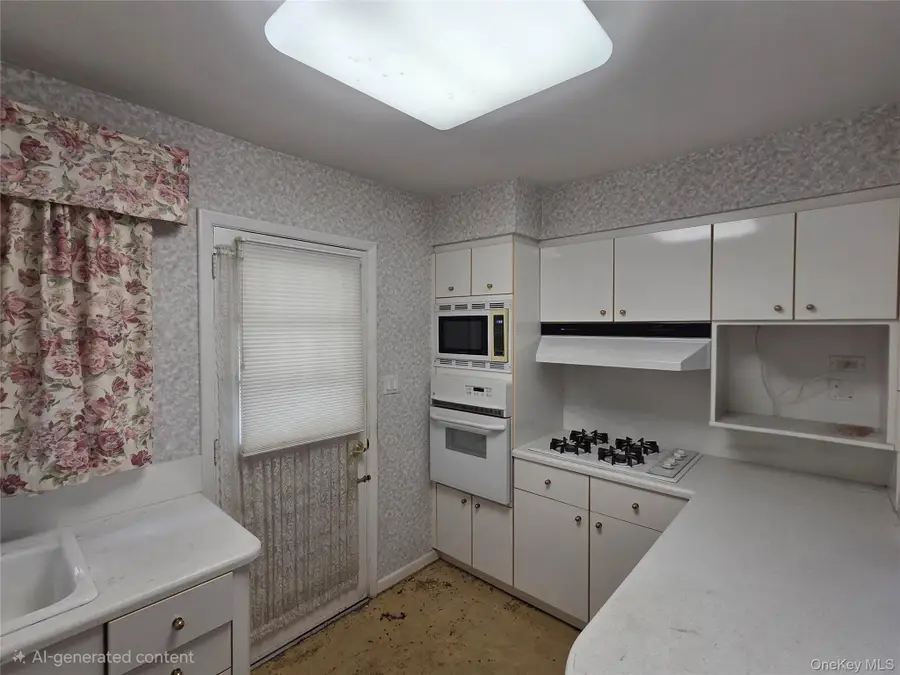 42 Sheridan Street, Huntington, NY 11743 - #3