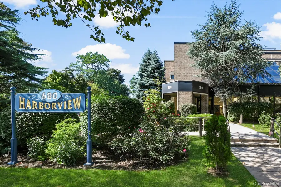 680 W Boston Post Road #3A, Mamaroneck, NY 10543 - #3