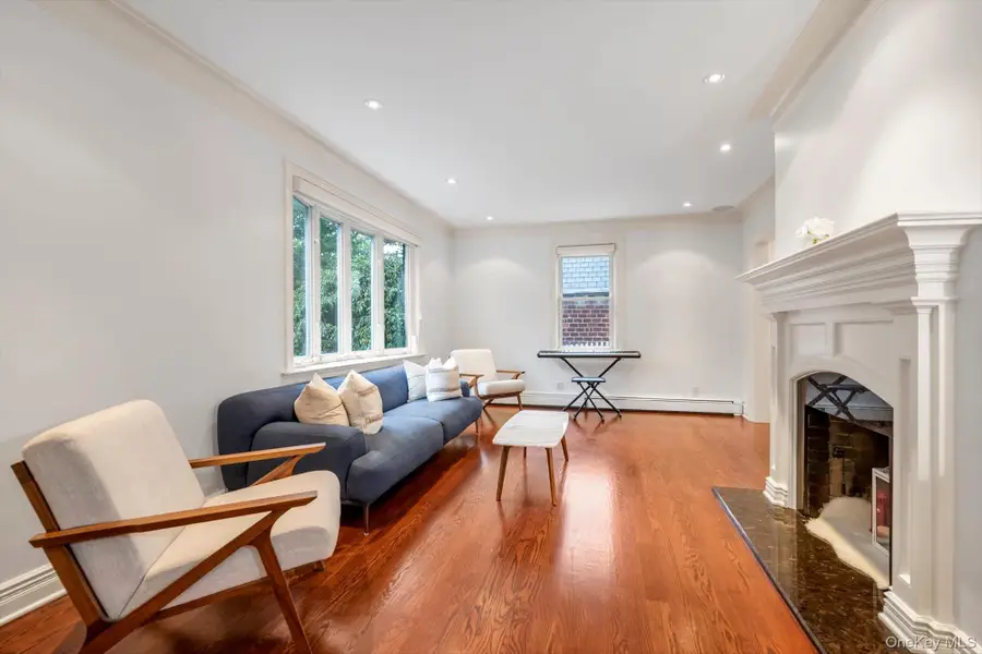 153 Powerhouse Road, Roslyn Heights, NY 11577 - #3
