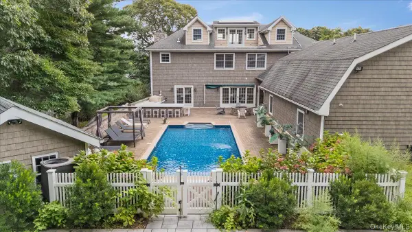 33A Newtown Road, Hampton Bays, NY 11946