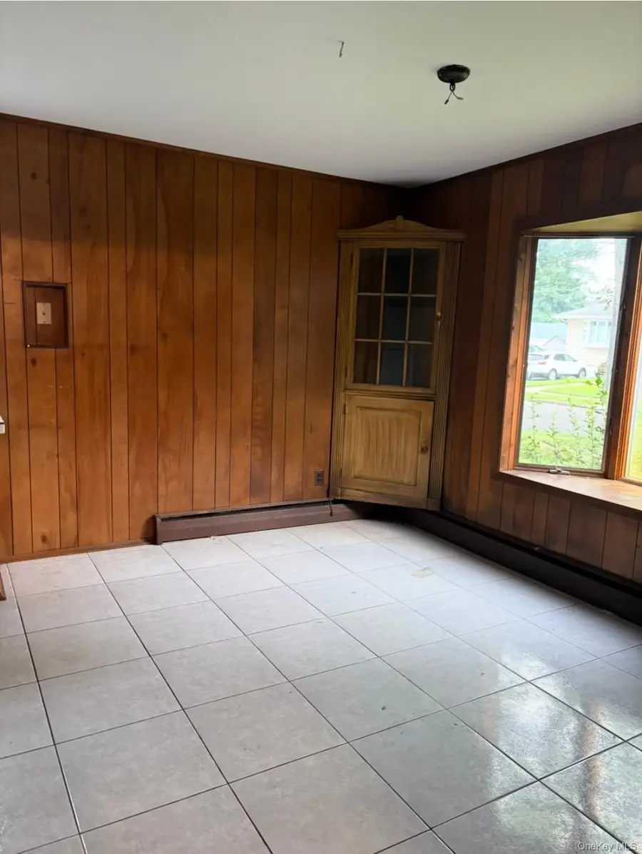 1 Cherokee Street, Massapequa, NY 11758 - #3