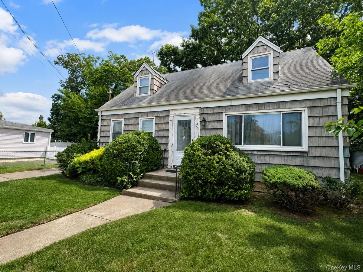 471 Eureka Avenue, Elmont, NY 11003 - #1