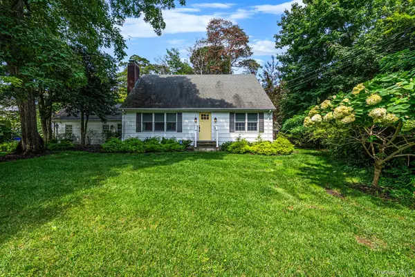 3 Hollow Road, Stony Brook, NY 11790