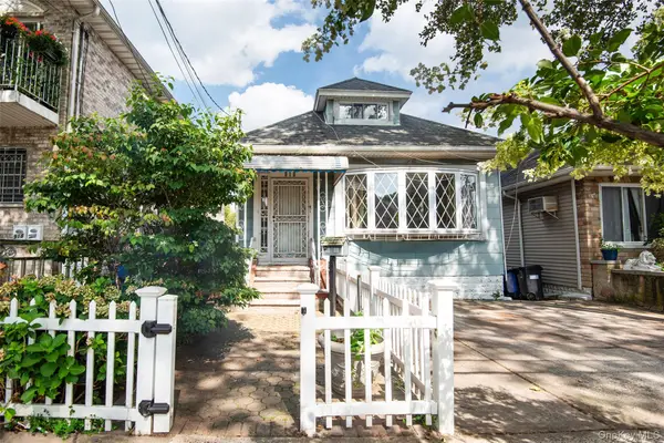 916 Hollywood Avenue, Bronx, NY 10465