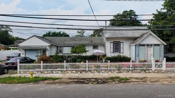 437 Moffitt Boulevard, Islip, NY 11751