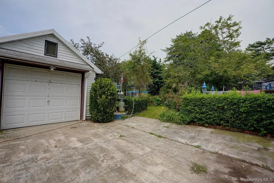 437 Moffitt Boulevard, Islip, NY 11751 - #2