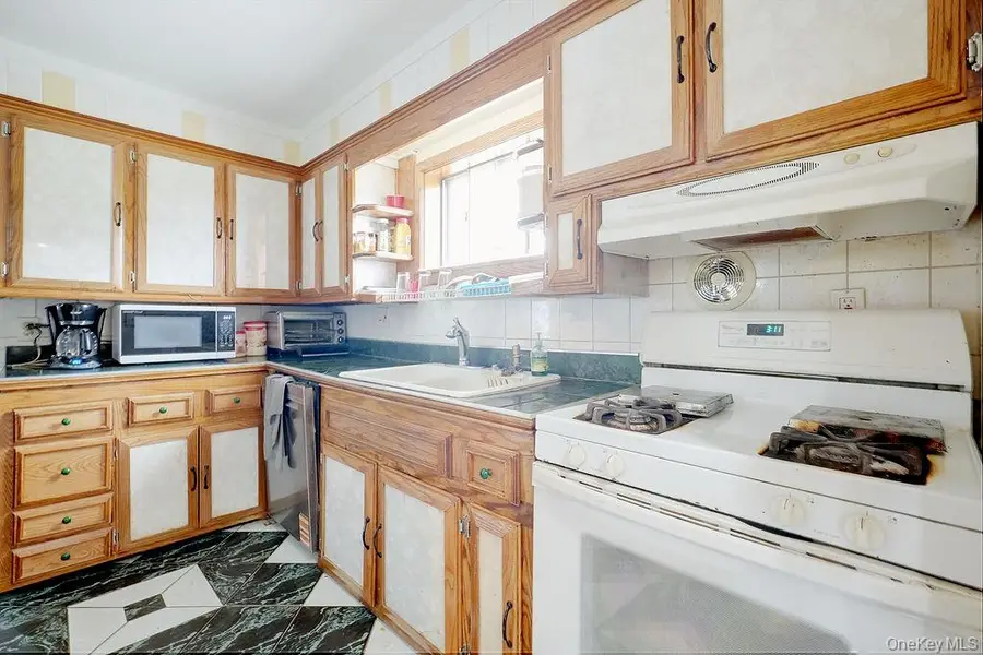 437 Moffitt Boulevard, Islip, NY 11751 - #3