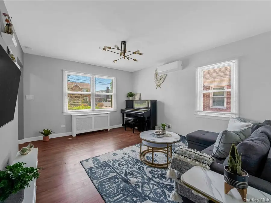 35 79th Avenue, New Hyde Park, NY 11040 - #3