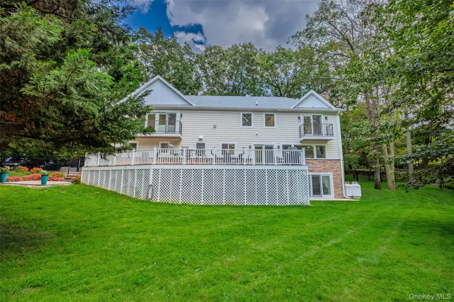 5 Buena Vista Road, Port Jefferson, NY 11777 - #3