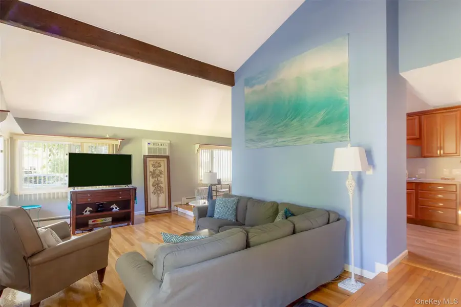 17 Columbine S, Hampton Bays, NY 11946 - #2