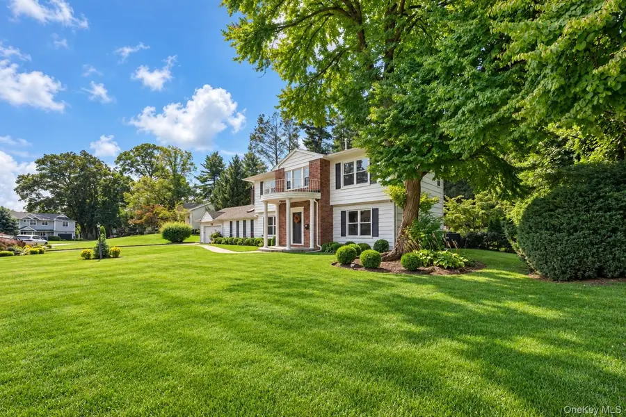 20 Chestnut Drive, East Hills, NY 11576 - #3