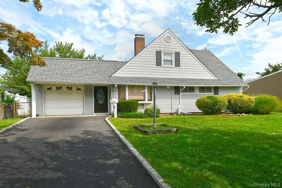 5 Woodcock Lane, Levittown, NY 11756 - #3