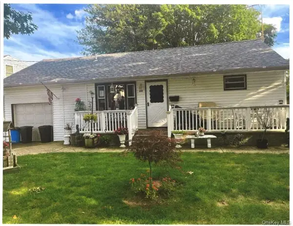 330 Florida Avenue, Copiague, NY 11726