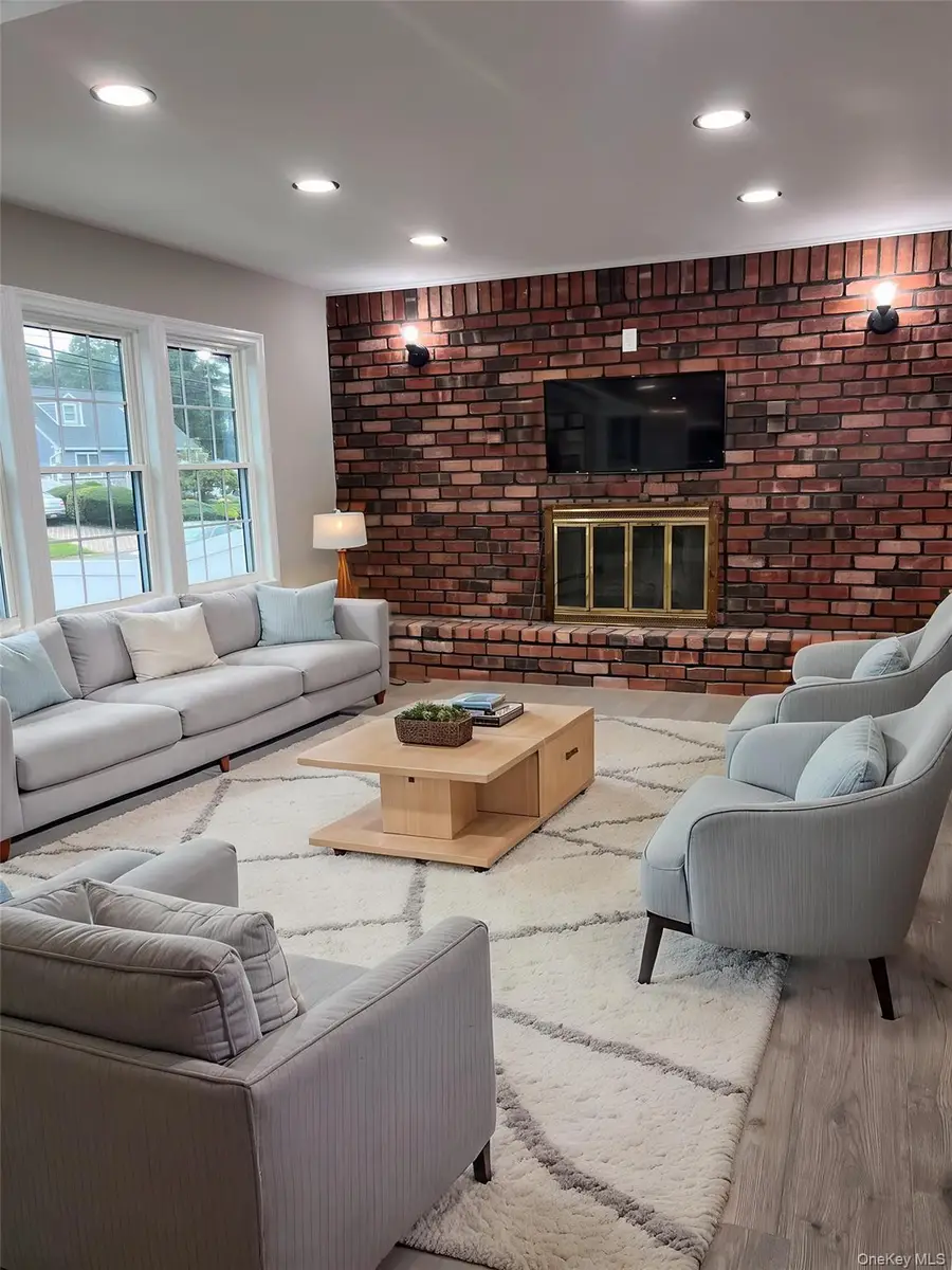 98 Beecher Road, North Babylon, NY 11703 - #3