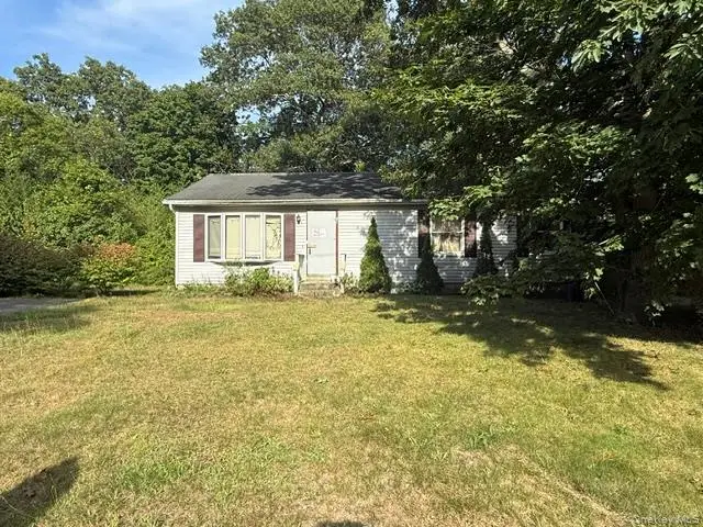 23 Lafayette Avenue, Mastic, NY 11950 - #2