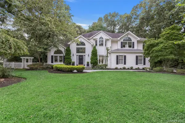 14 Cobbler Lane, East Setauket, NY 11733