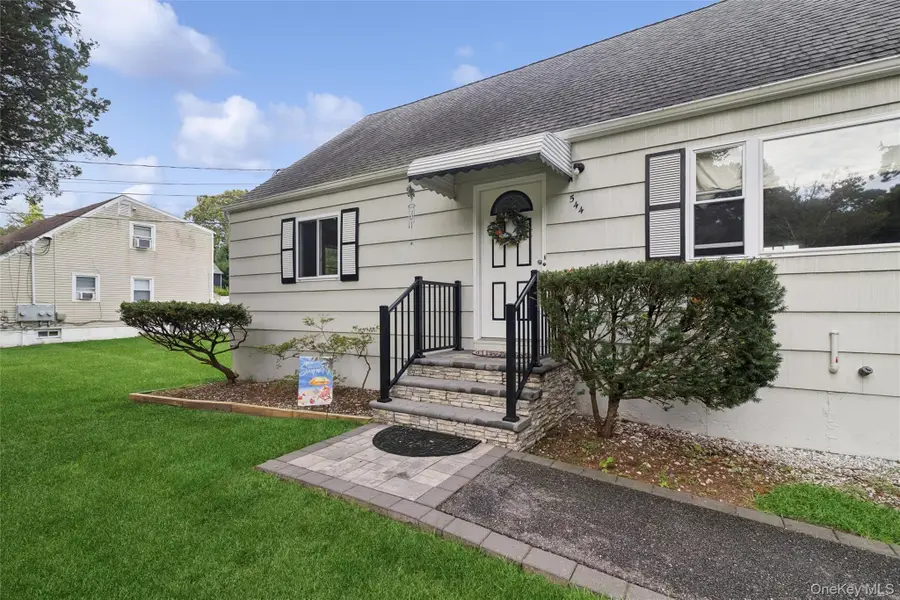 544 Park Avenue, Centereach, NY 11720 - #2