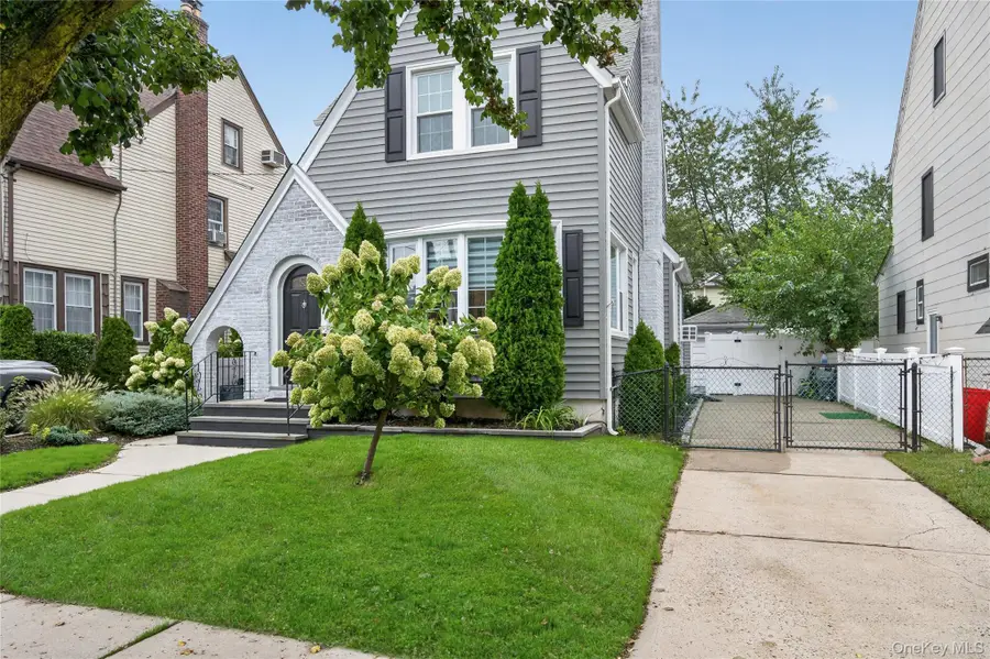 344 Houston Avenue, Mineola, NY 11501 - #2