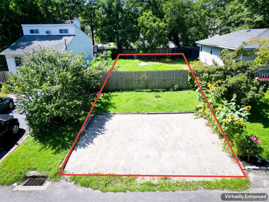 24 Franklin Avenue, Mastic, NY 11950 - #2