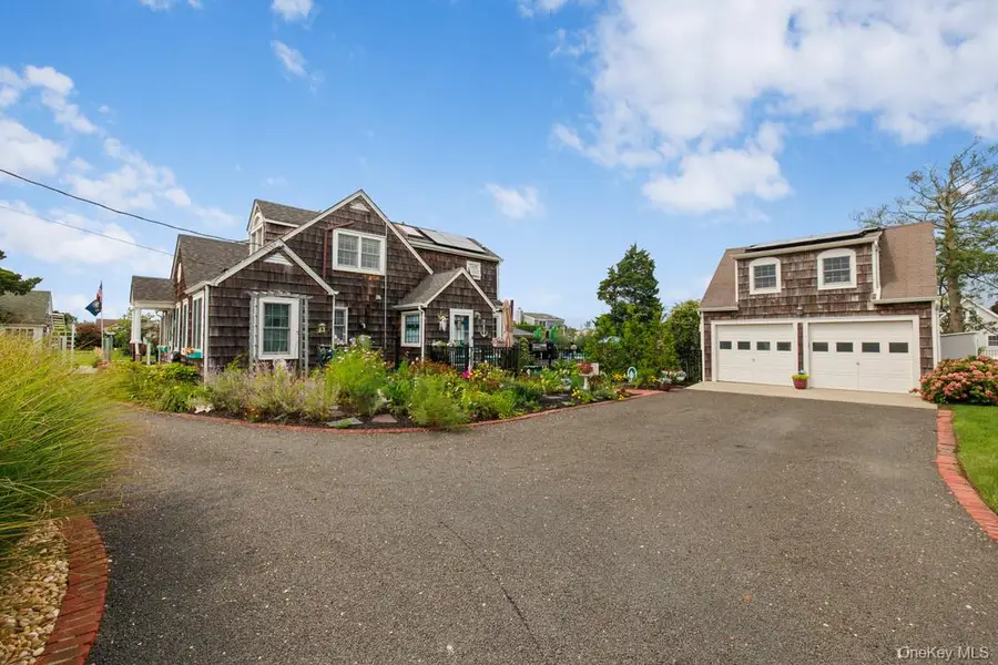 1 Dewey Avenue, Amityville, NY 11701 - #3