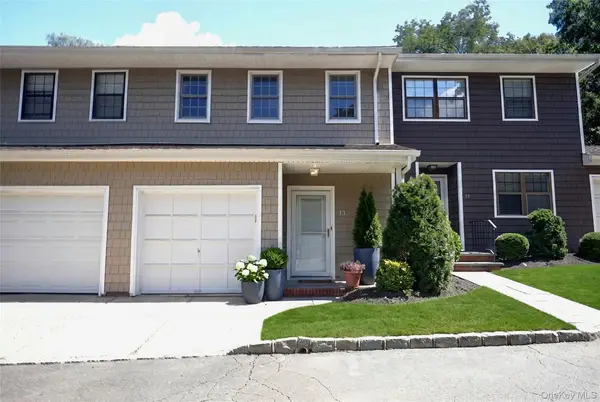 13 Pine Street, Huntington, NY 11743